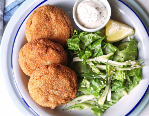 la preparazione delle polpette di patate e tonno