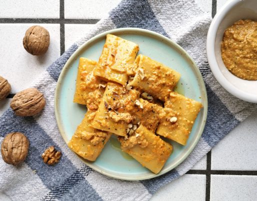 paccheri al pesto di peperoni e noci