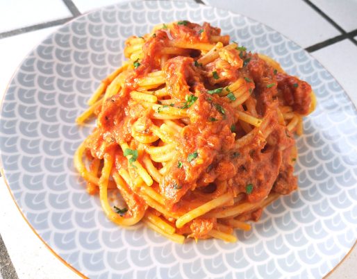 Pasta al tonno con pomodoro
